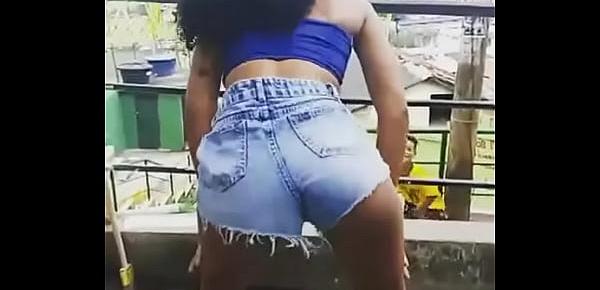  Morena Maryana Rebolando de Shortinho Jeans